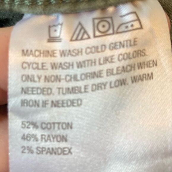 Motto army style pants convertible length pants w/great pockets - Picture 11 of 11